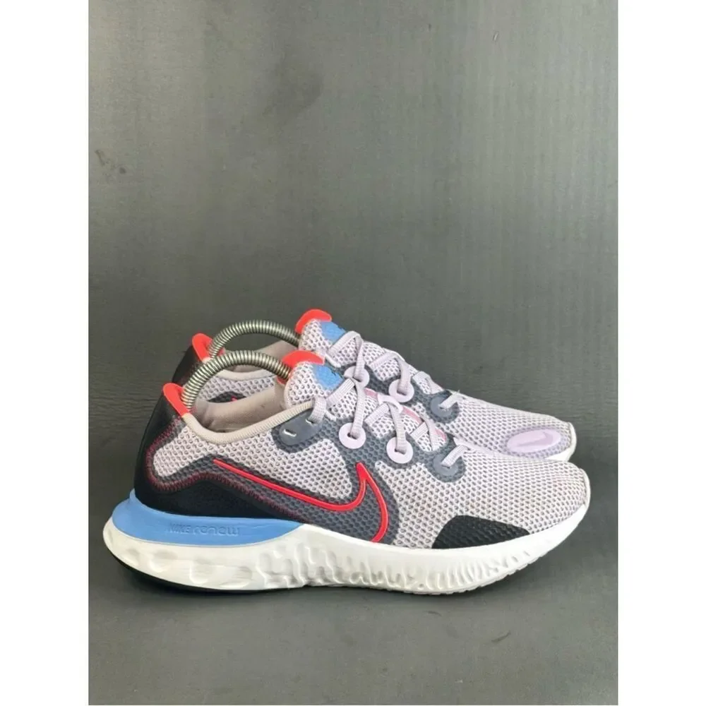 Nike Women's Renew Run athletic sneaker shoes women’s size 9.5